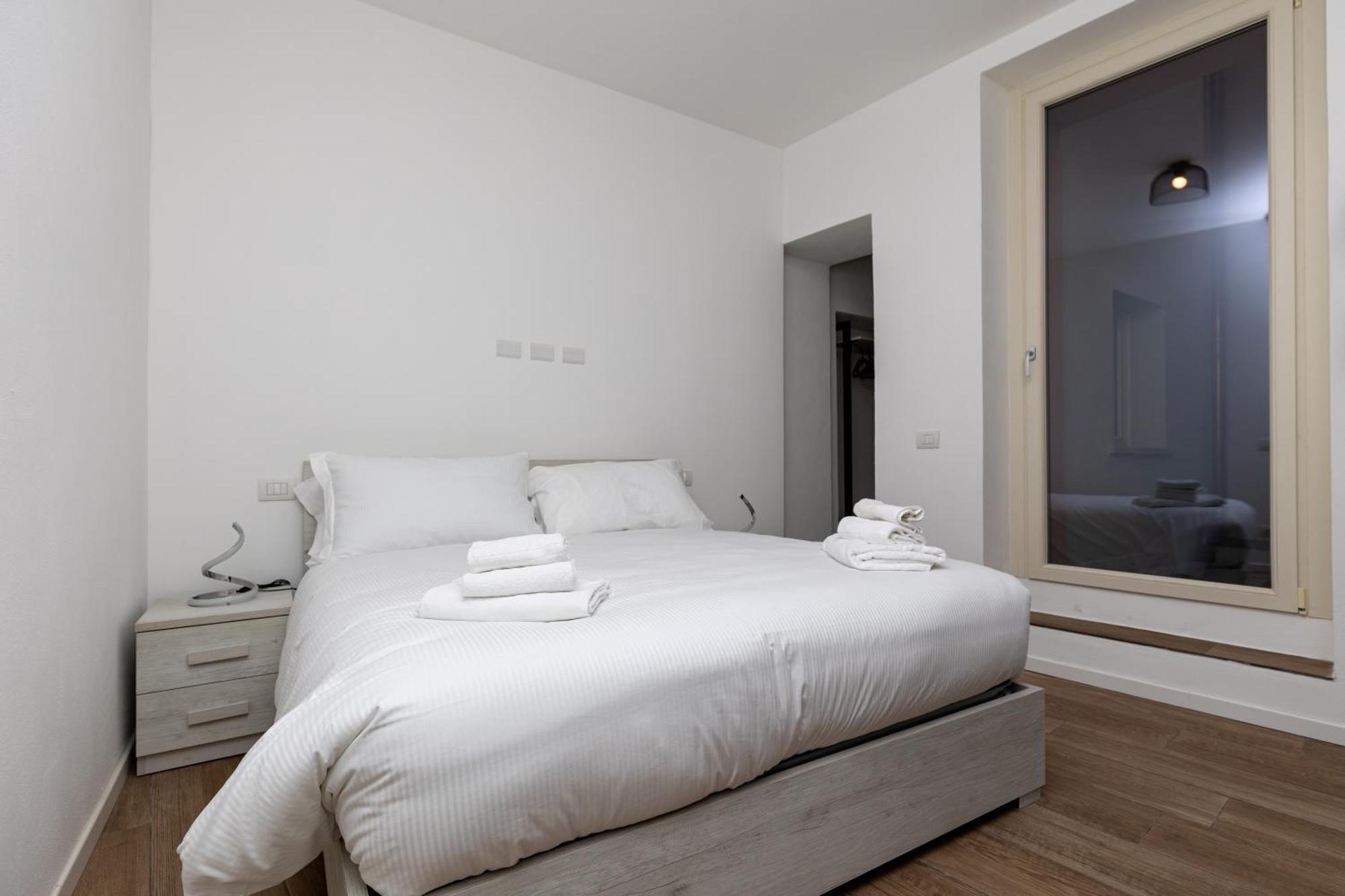 Piazza Del Lago Suites Menaggio Extérieur photo