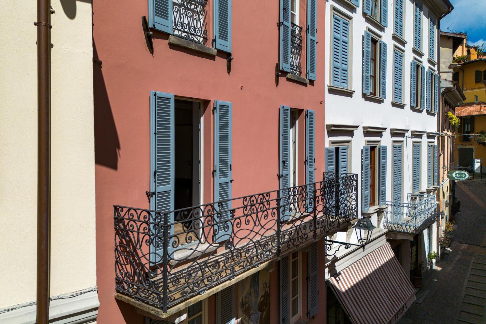 Piazza Del Lago Suites Menaggio Extérieur photo