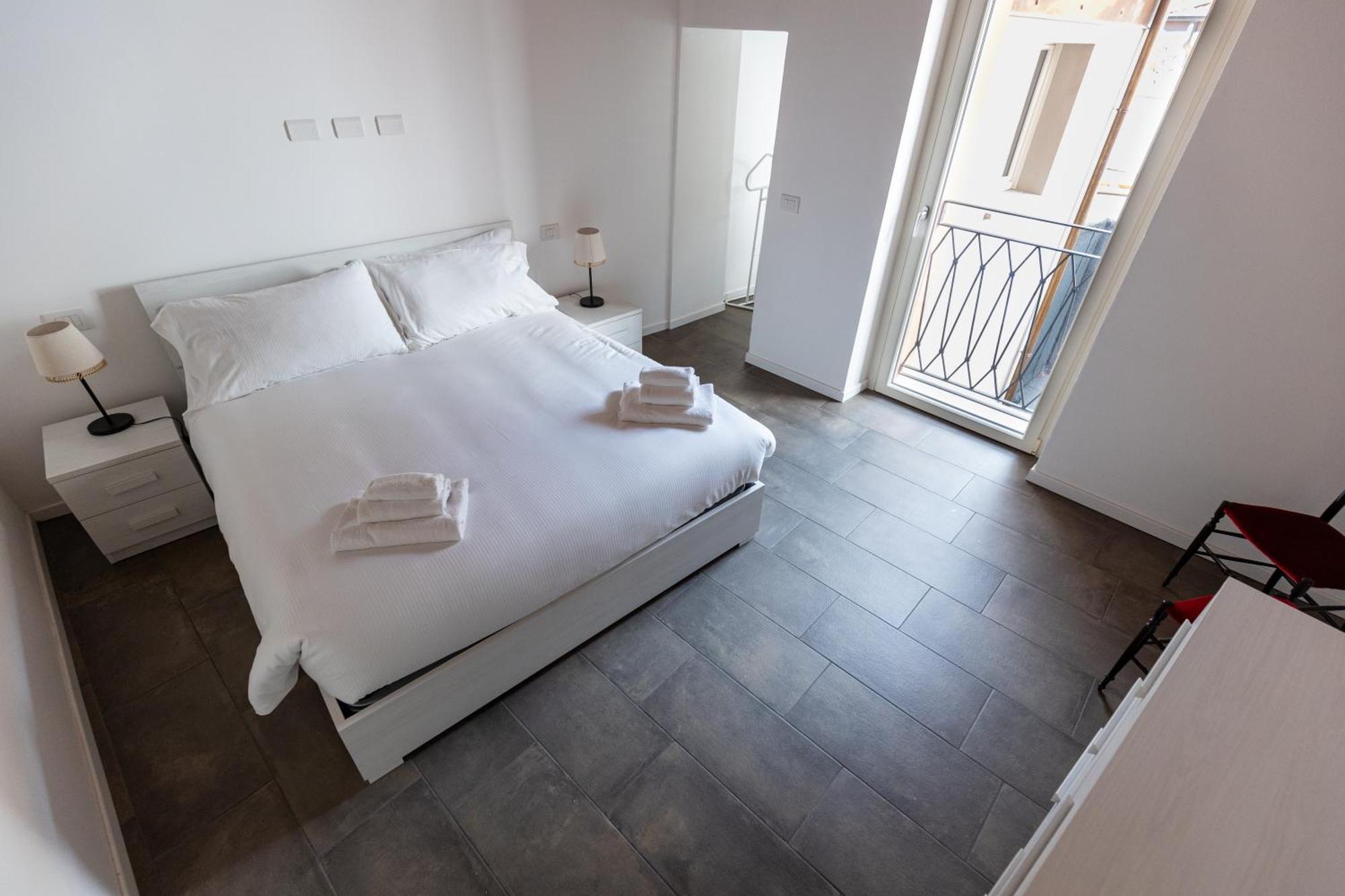 Piazza Del Lago Suites Menaggio Extérieur photo