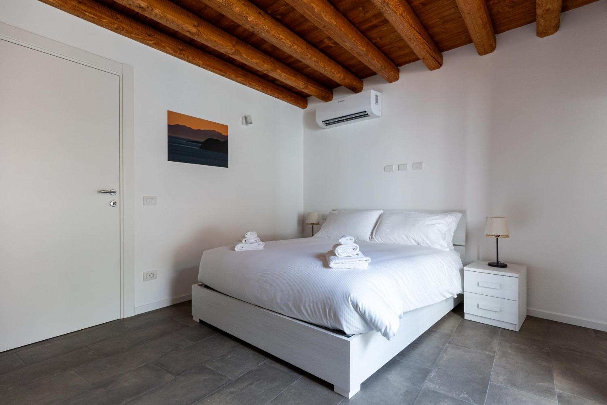 Piazza Del Lago Suites Menaggio Extérieur photo
