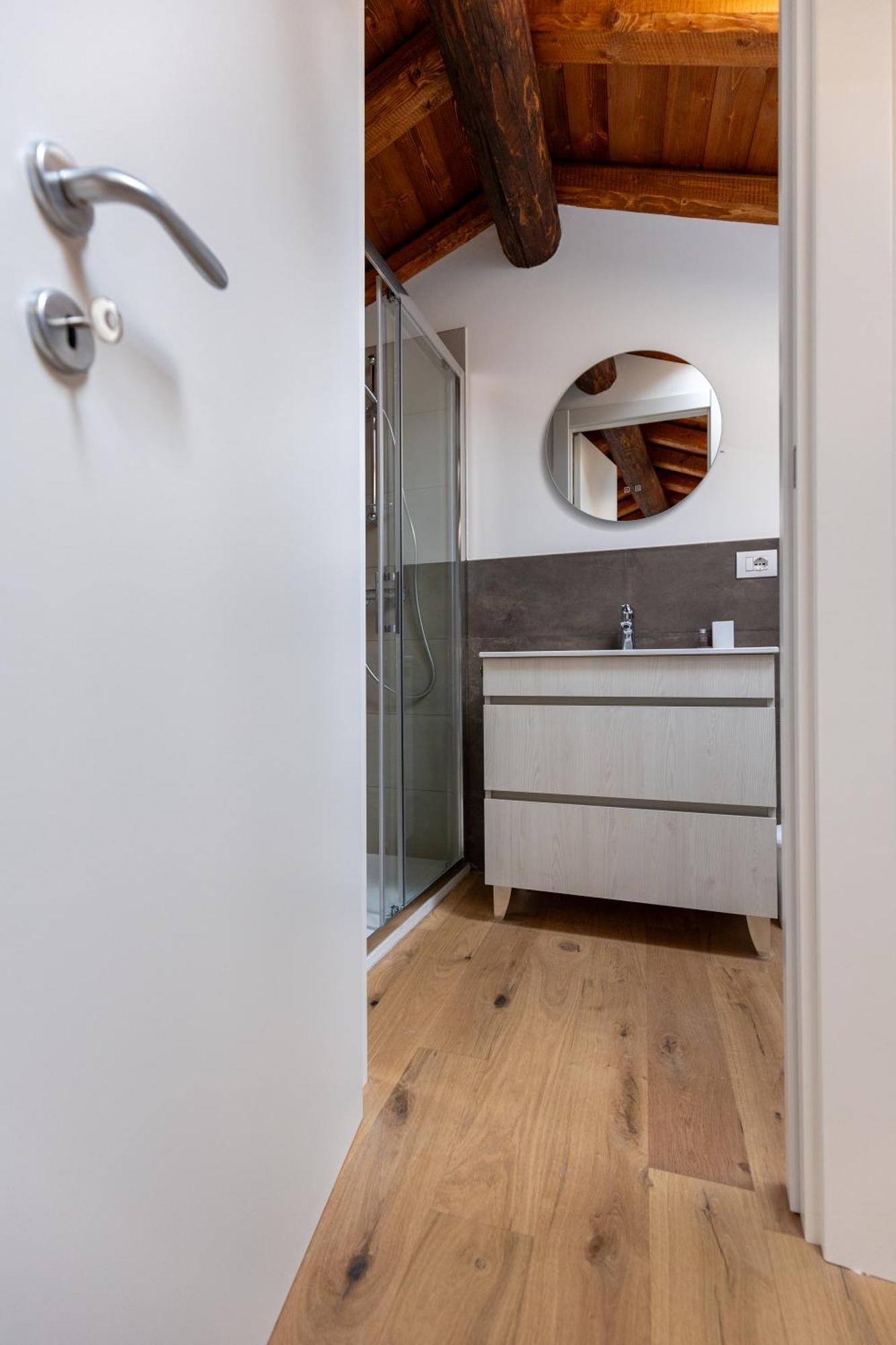Piazza Del Lago Suites Menaggio Extérieur photo