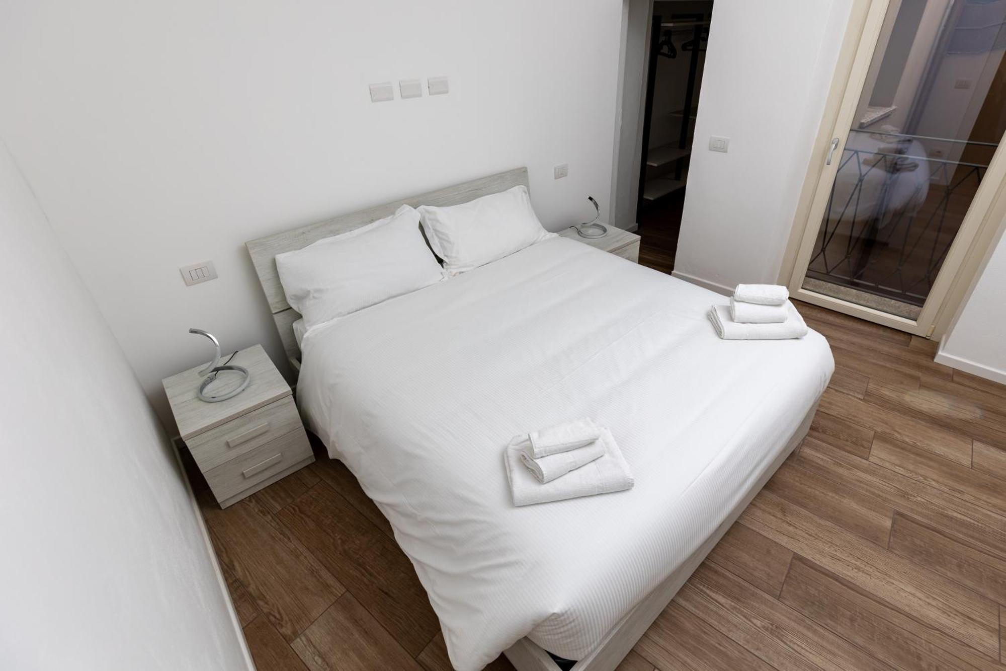 Piazza Del Lago Suites Menaggio Extérieur photo