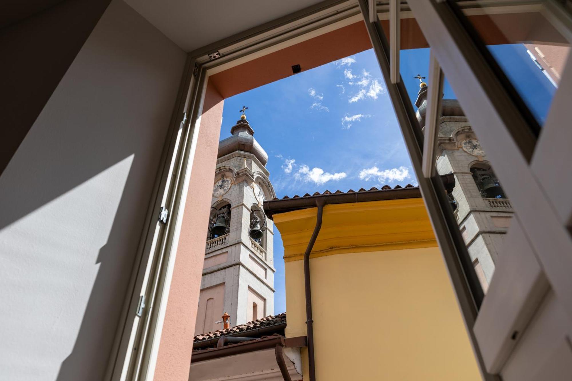 Piazza Del Lago Suites Menaggio Extérieur photo